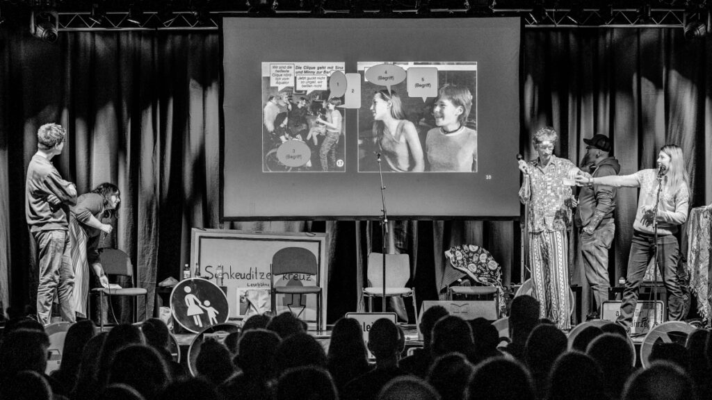 Fotolovestory-Karaoke bei der Lesebühne Schkeuditzer Kreuz
